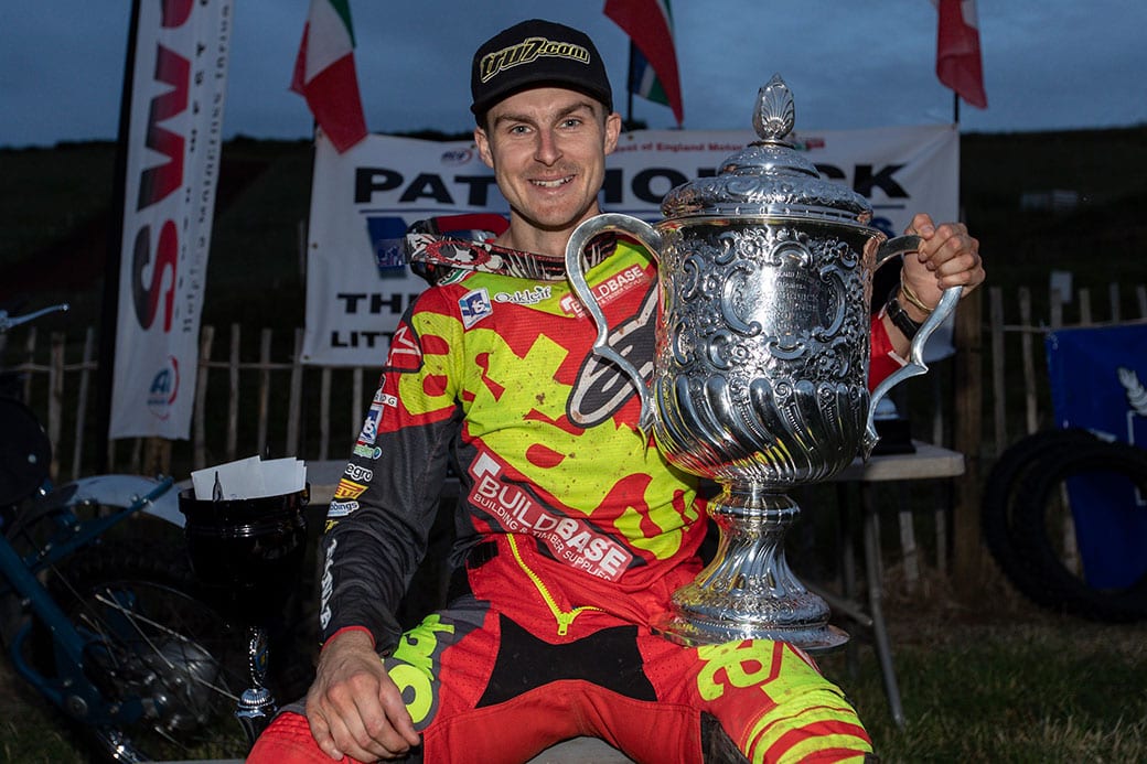 Jake Nicholls holds Patchquick Trophy after winning in 2018