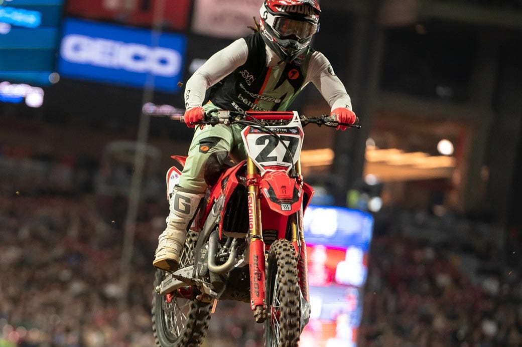 Malcolm Stewart signs for SmarTop/Bullfrog Spas/MotoConcepts/Honda