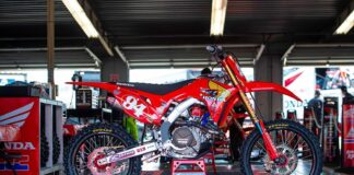 Ken Roczen battles to second-place finish at 50th Daytona Supercross