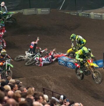 2016 Monster Energy Arenacross opening round rocks Manchester Arena