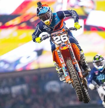 Alex Martin fractures collarbone at Anaheim 1 Supercross Alex Martin Anaheim 1 Supercross 2018