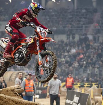 Good night for Taddy Blazuisak and Jonny Walker at SuperEnduro opener