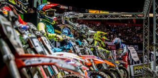 Arenacross u-turn on all-electric class