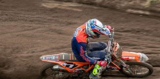 Graeme Irwin in agony with bulging disc in his back Graeme Irwin, Maxxis - Hawkstone Park 2018