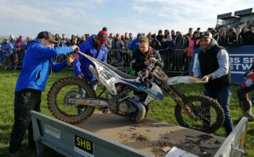 Watch Jamie Law’s borrowed bike snap in half at Matterley Basin Jamie Law ā EMX2T, Matterley Basin 2019