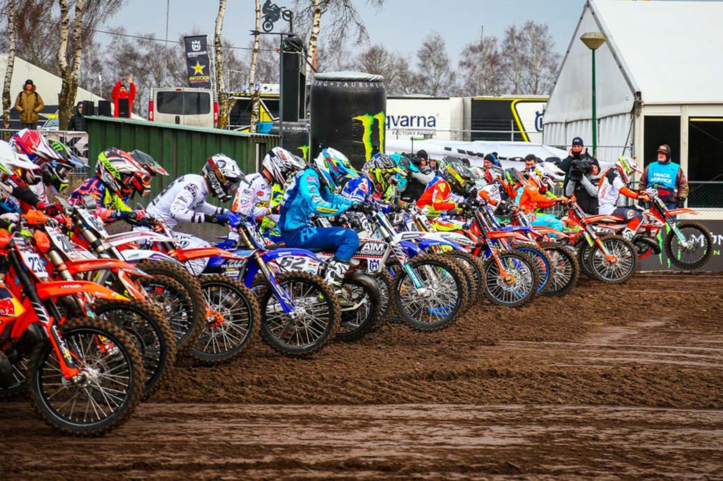 EMX300 Redsand Highlights Dirtbike Rider