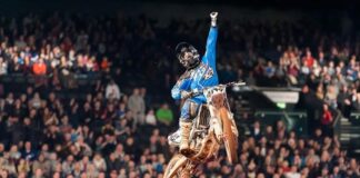 Adam Chatfield defies injury to head Honda Arenacross chase