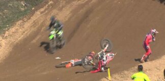 Crash: Zaragoza and Pootjes MX2 Latvia Qualifying