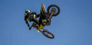 Dean Wilson shredding laps on a Suzuki