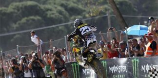 Desalle and Rockstar Energy Suzuki win at 2014 MXGP of Spain