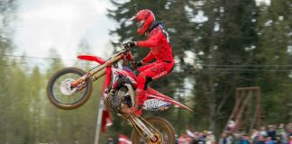 Evgeny Bobryshev breaks collarbone