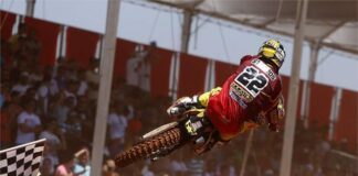 Factory Suzuki testing for 2015