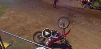 Hand goes down – bike goes crazy