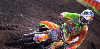 Hitachi KTM teammates share the spoils at Hawkstone