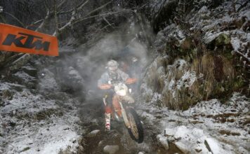 Jonny Walker wins Hellās Gate 2015