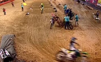 Malcolm Stewart crash – Supercross Barcelona 2018
