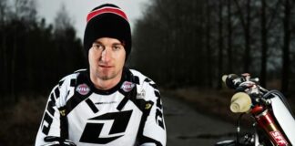 Max Nagl diagnosed with fractured hand