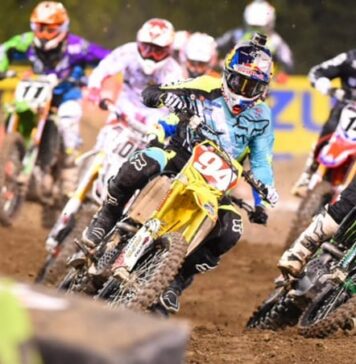 Roczen stays undefeated at Anaheim