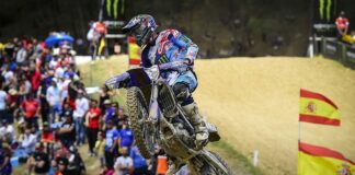 Romain Febvre signs-up for āthree more years of successā with Yamaha