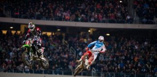 RV wins Dallas SX