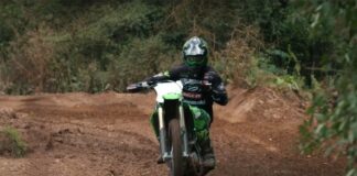 Tommy Searle 2019 KX450 first ride – how different is it to his race bike?