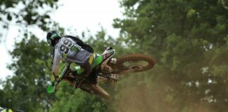 Simpson and Anstie ace the hard pack
