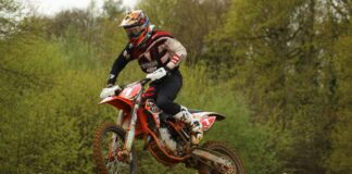 Simpson invincible on UK stage