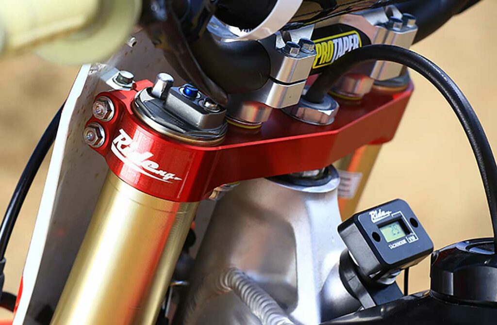 Twostroke hour meter know when an oil change is needed Dirtbike Rider