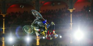 Video: How to Alley-Oop Flair with Tom Pages