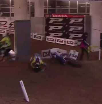 HD Video: Justin Barcia crash at 2014 Monster Energy Genova Supercross