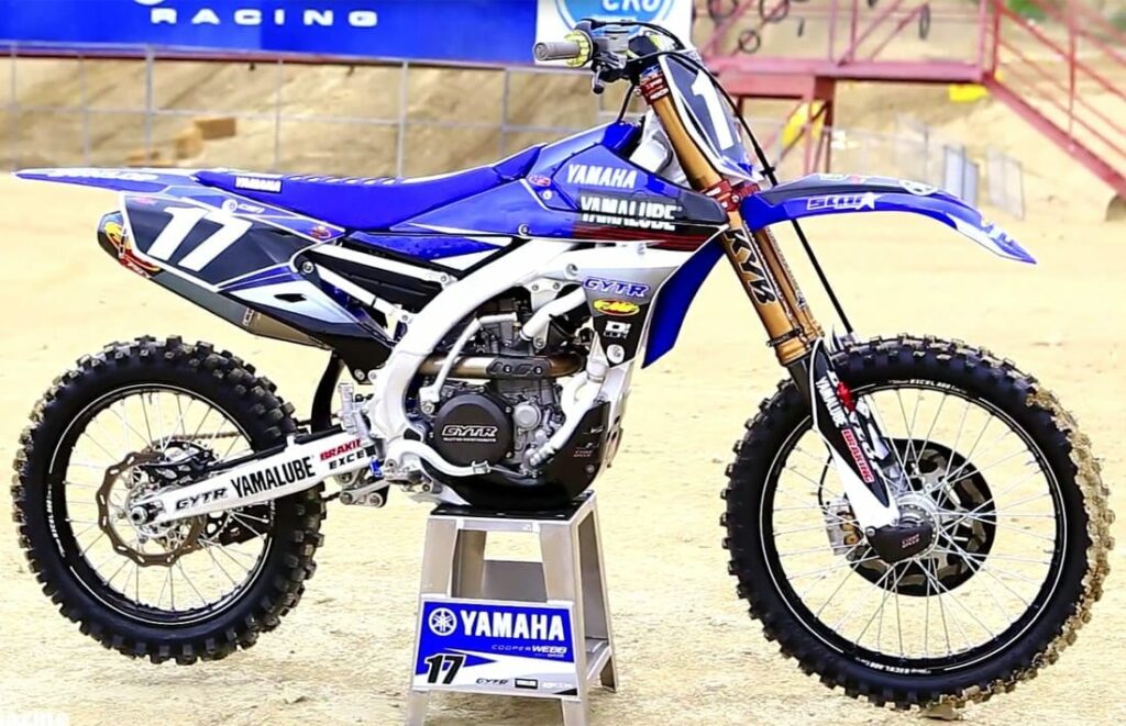 Video: Test - Cooper Webb's Factory Yamalube Star Racing Yamaha YZ250F ...