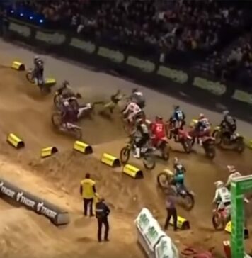 Weston Peick crash Paris Supercross 2018