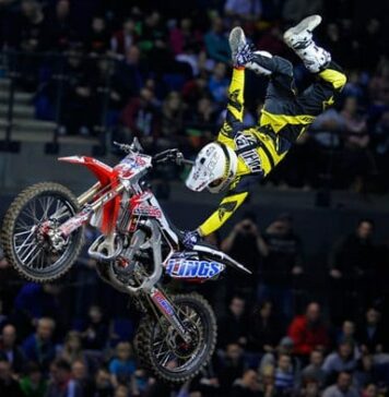 Whitby signs for Arenacross!