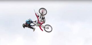 Wow – Awesome Double Backflip Combo