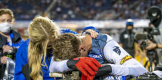 Orlando SX: Craig ‘grits out’ 250 podium with injured hand