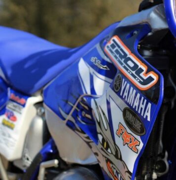 Bike Builds: 2001 Yamaha of Troy Replica