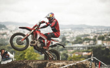 Lagares Hard Enduro: Blazusiak suffers knee injury