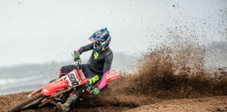 Video: Bradshaw rides the CR500AF